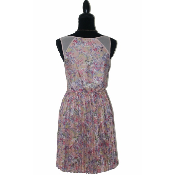 NWOT Lauren Conrad Floral Pleated Dress - Picture 4 of 8